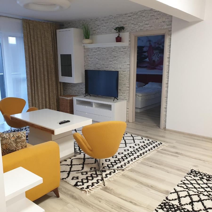 Carolina Sweet Apartament Орадя Экстерьер фото