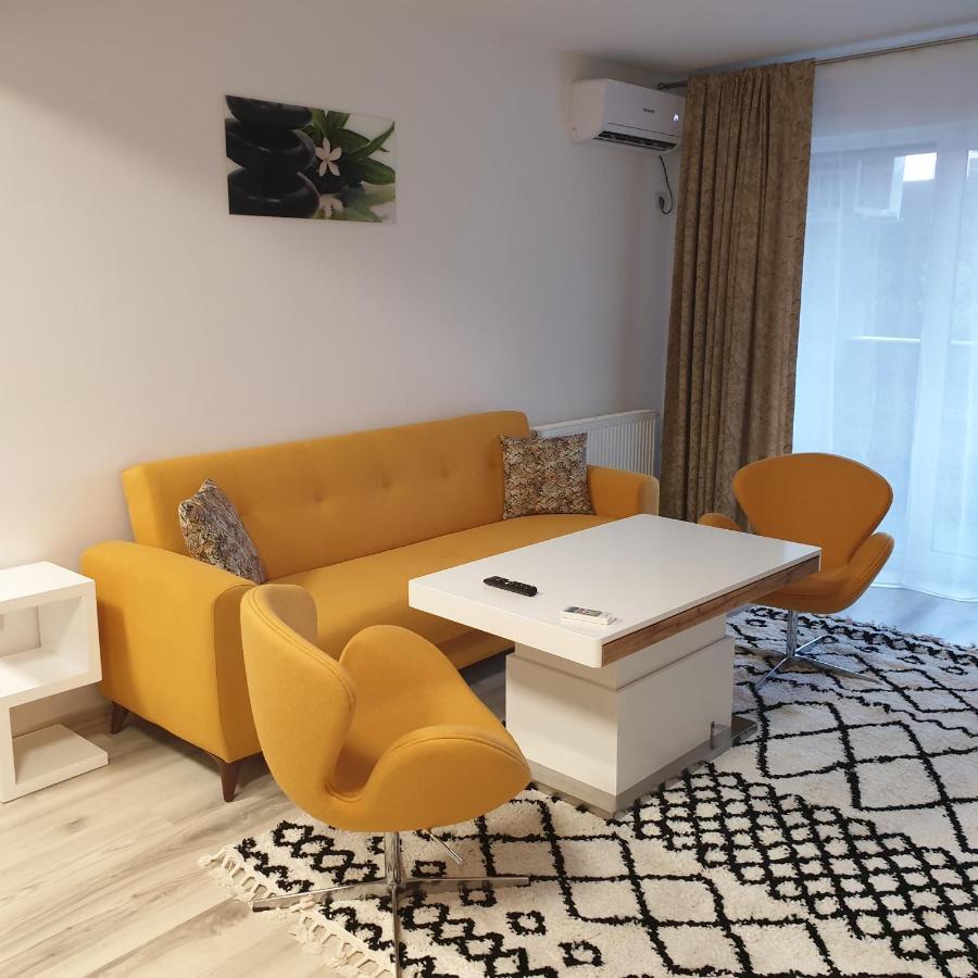 Carolina Sweet Apartament Орадя Экстерьер фото