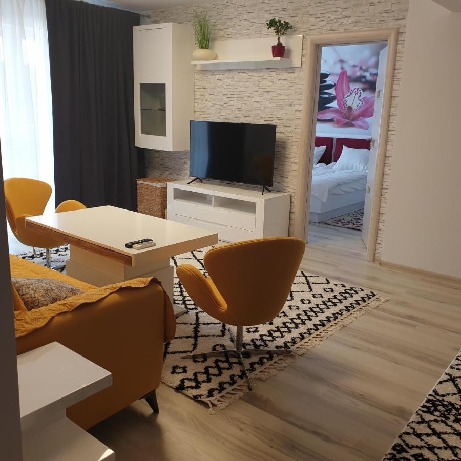 Carolina Sweet Apartament Орадя Экстерьер фото